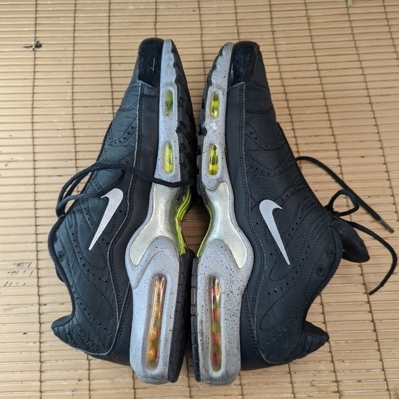 Nike Air Max Plus Premium Black Matte Silver Volt 815994-003 Men\'s Size 13. Toe main image 4